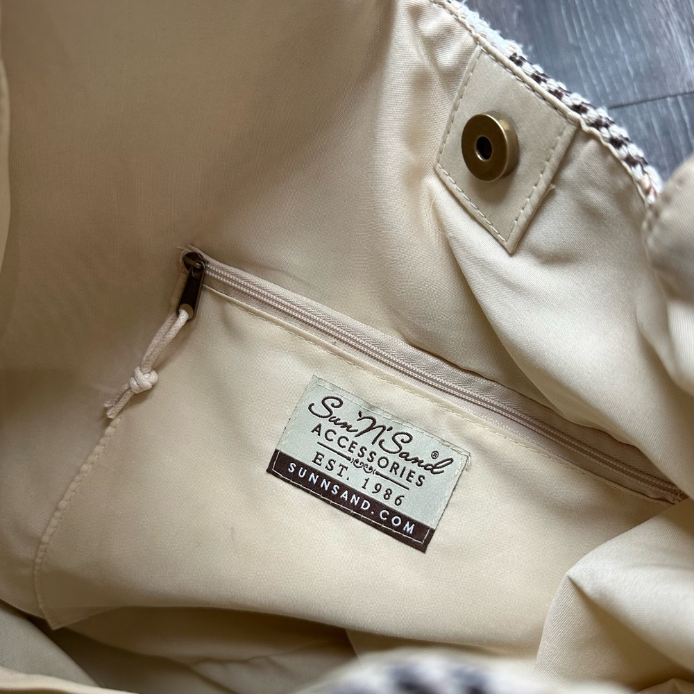 Elegant Striped Tote Bag in Cream and Brown - Picture 7 of 7
